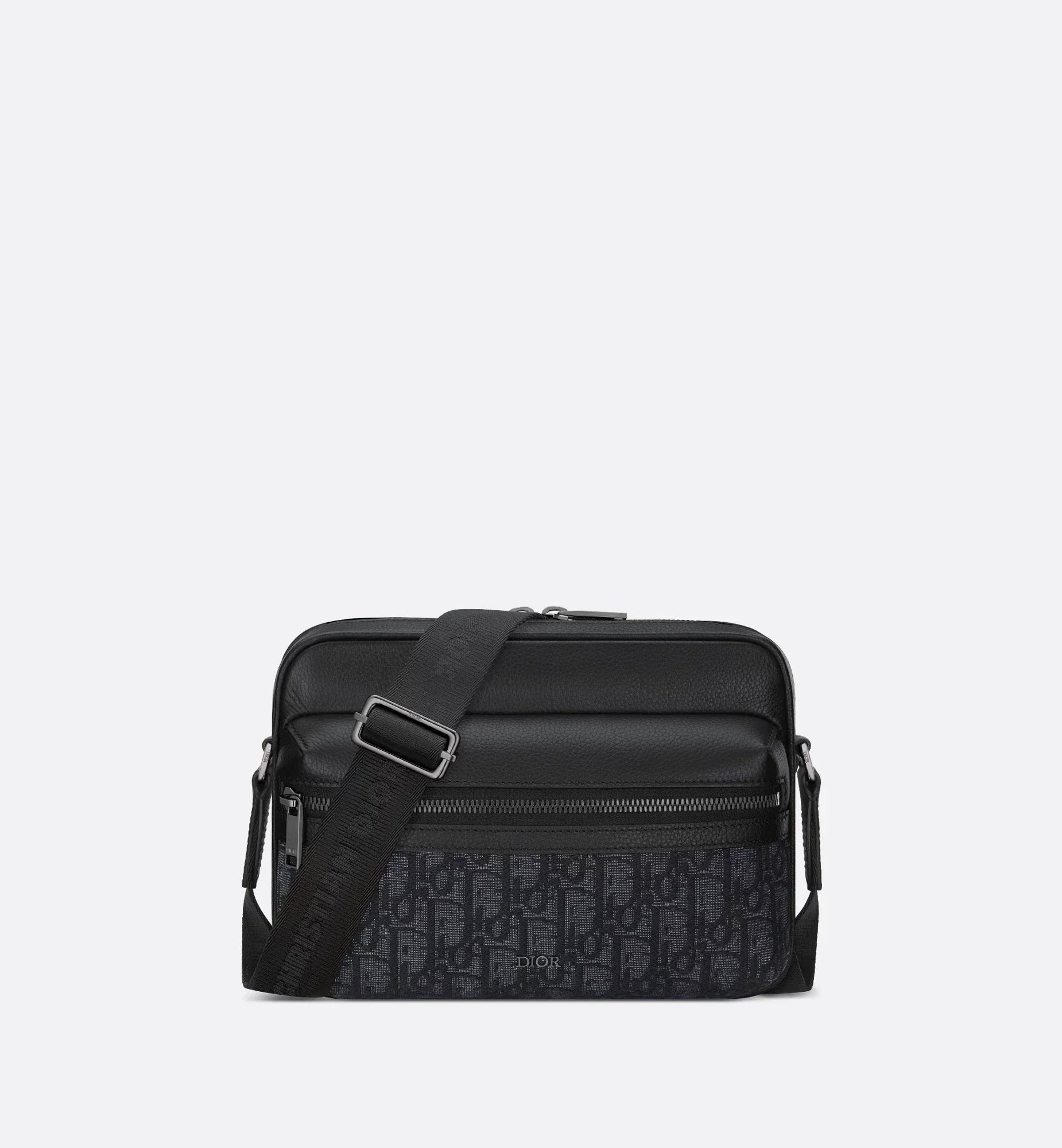 Pouch mit Reißverschluss und Riemen