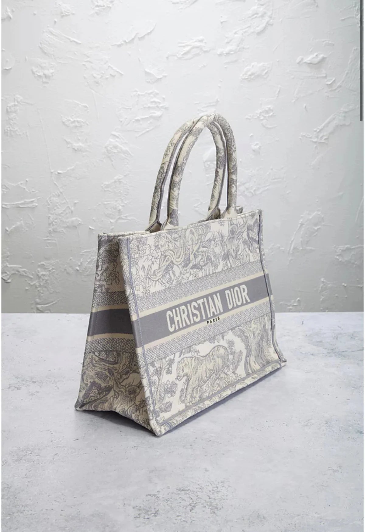 Luxus Shopper Damen – Stofftasche mit Monogramm & Logo-Streifen.