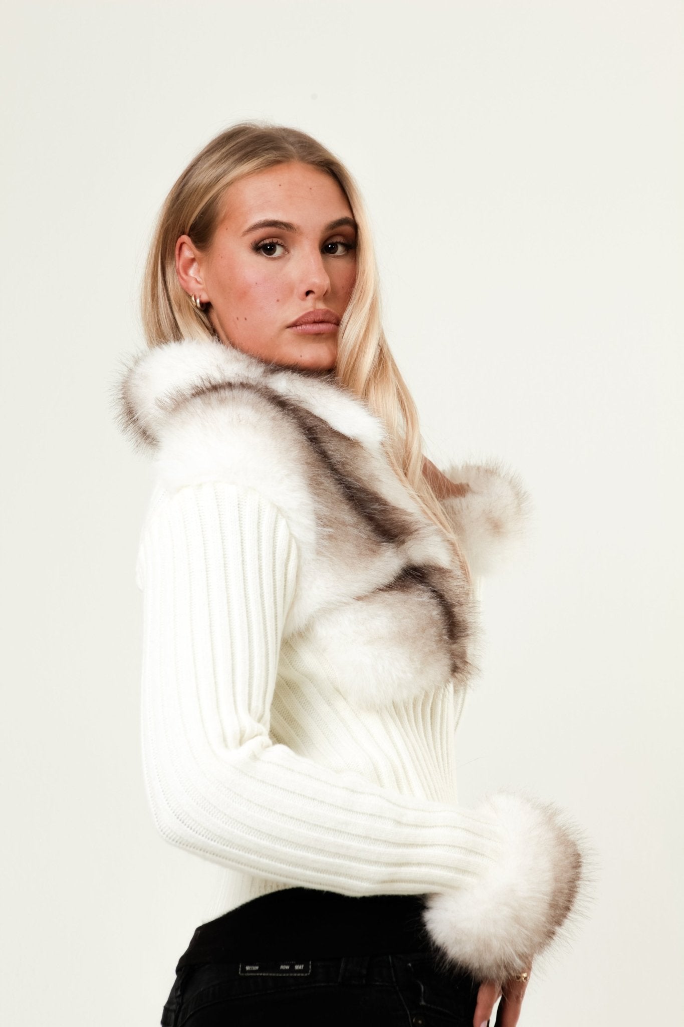 Oprálin Royale Pullover - Velnoir™