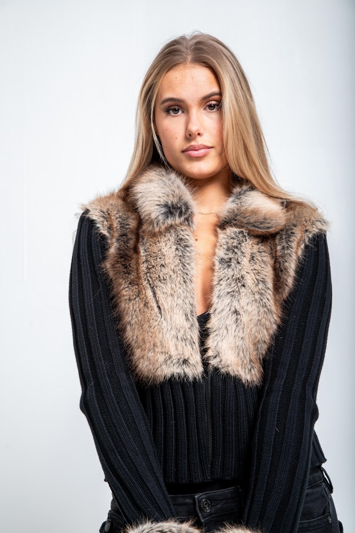 Oprálin Royale Pullover - Velnoir™