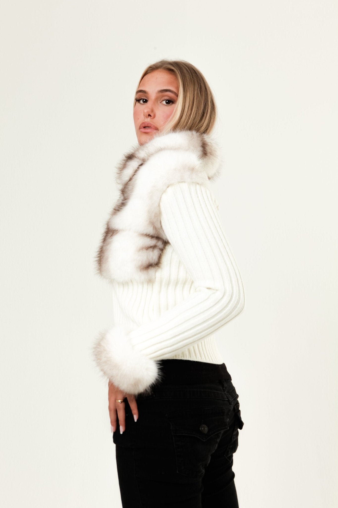 Oprálin Royale Pullover - Velnoir™