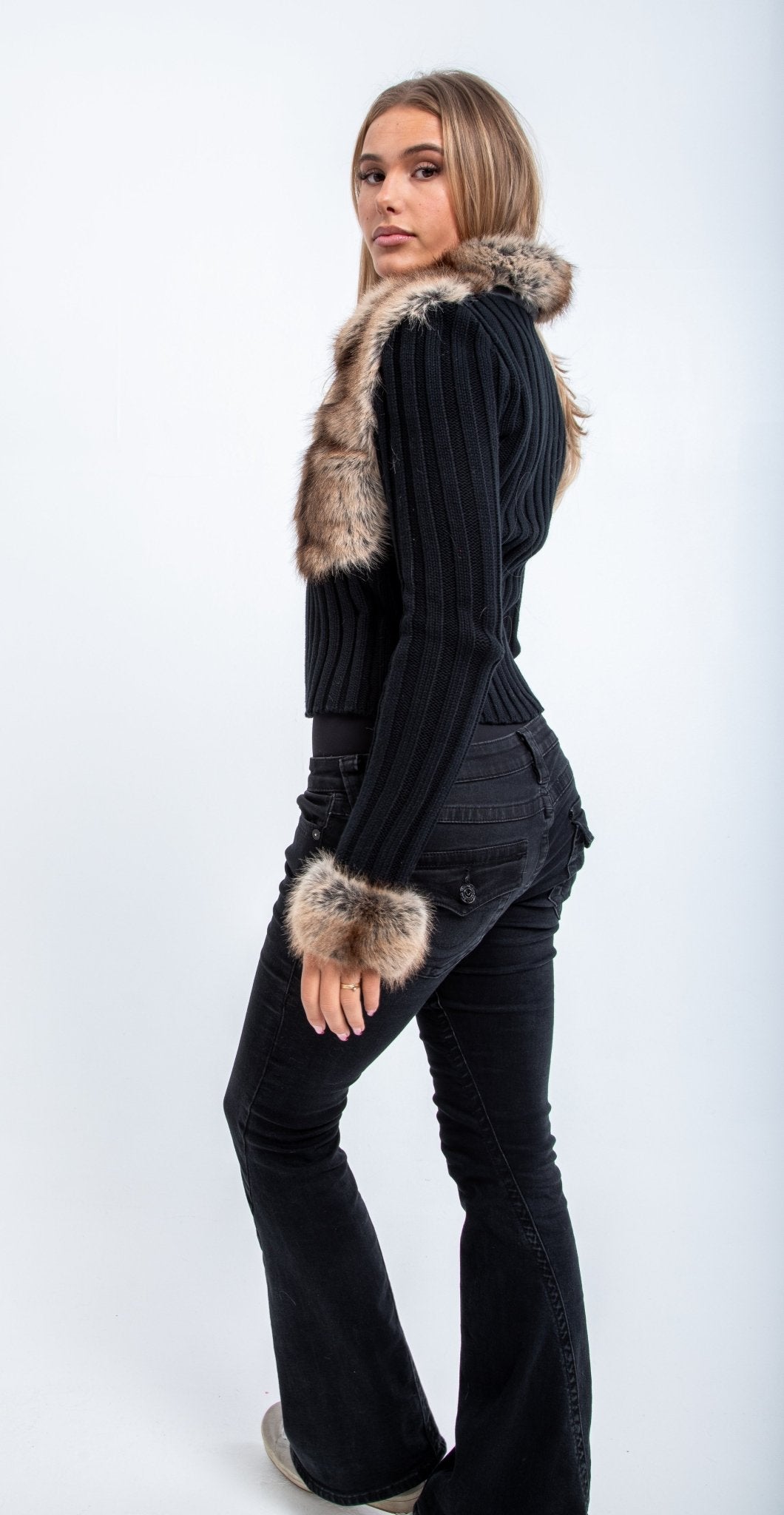 Oprálin Royale Pullover - Velnoir™